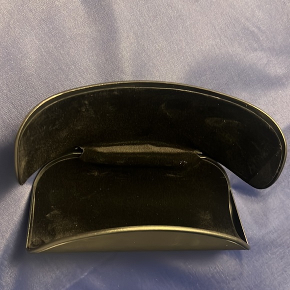 Armani Exchange sun glass case (with dust cloth) - Picture 2 of 4